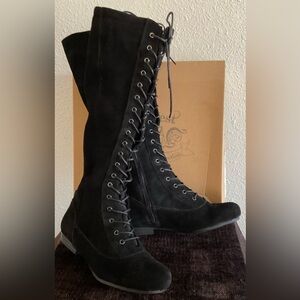 Nine West “Casilda” Women’s Black Suede Tall / Knee High Lace-Up/Zip up Boot 6M